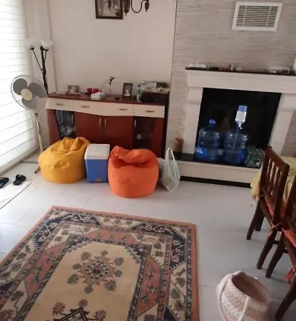Havuzlu Sitede Bahceli Yazlik