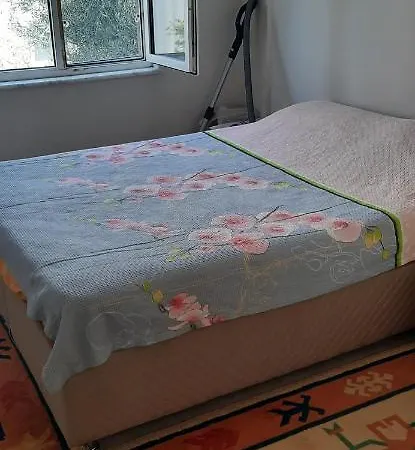 Vila Havuzlu Sitede Bahceli Yazlik *